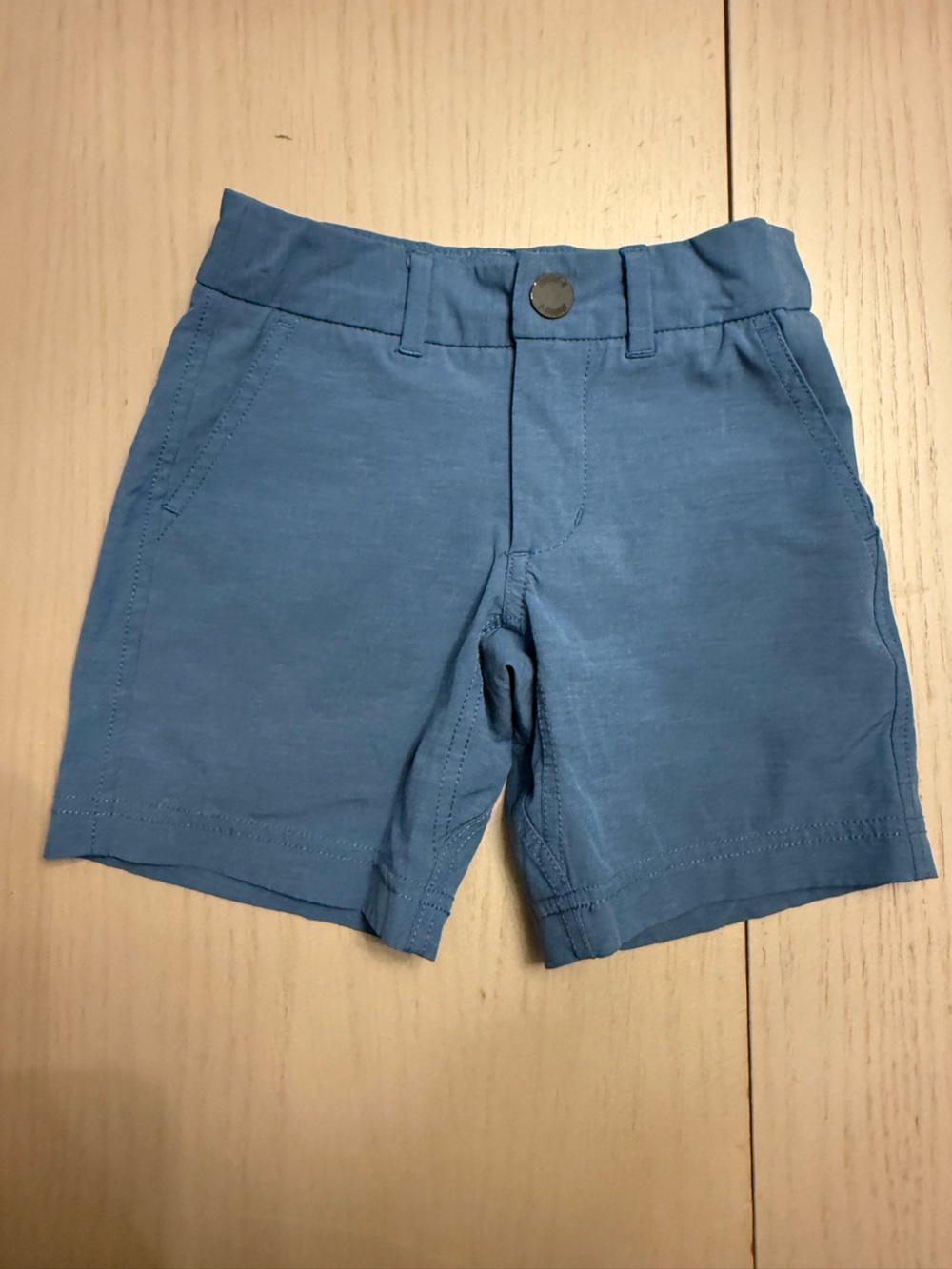 Mulligan Jr. Performance Shorts johnnie-O Boys Size 4 Blue Golf